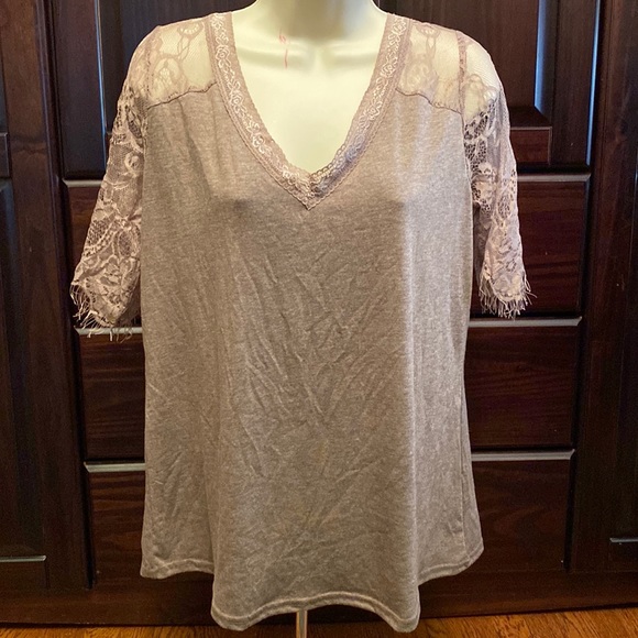 NWOT MD Tan Oversized See Through Lace Short Sleeve V Neck Shirt - Picture 3 of 10